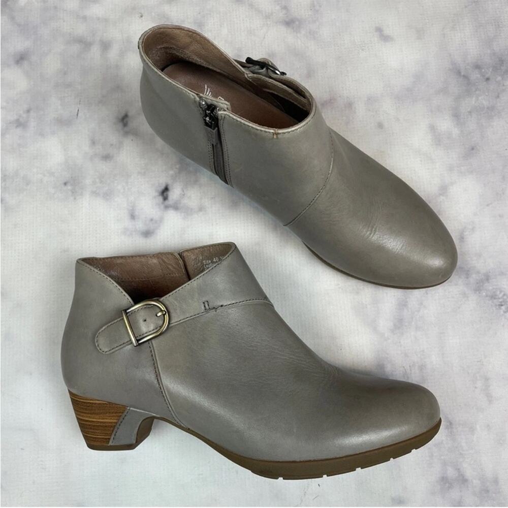 Dansko Darbie Taupe Ankle Boots Buckle Leather Booties Comfort Sz 40/ 9.5-10
